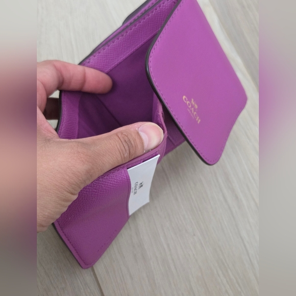 Coach Trifold Wallet 💜 - Picture 7 of 12